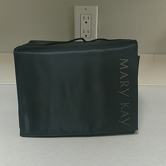 Mary Kay Hanging Cosmetic  Bag - Picture 2 of 4